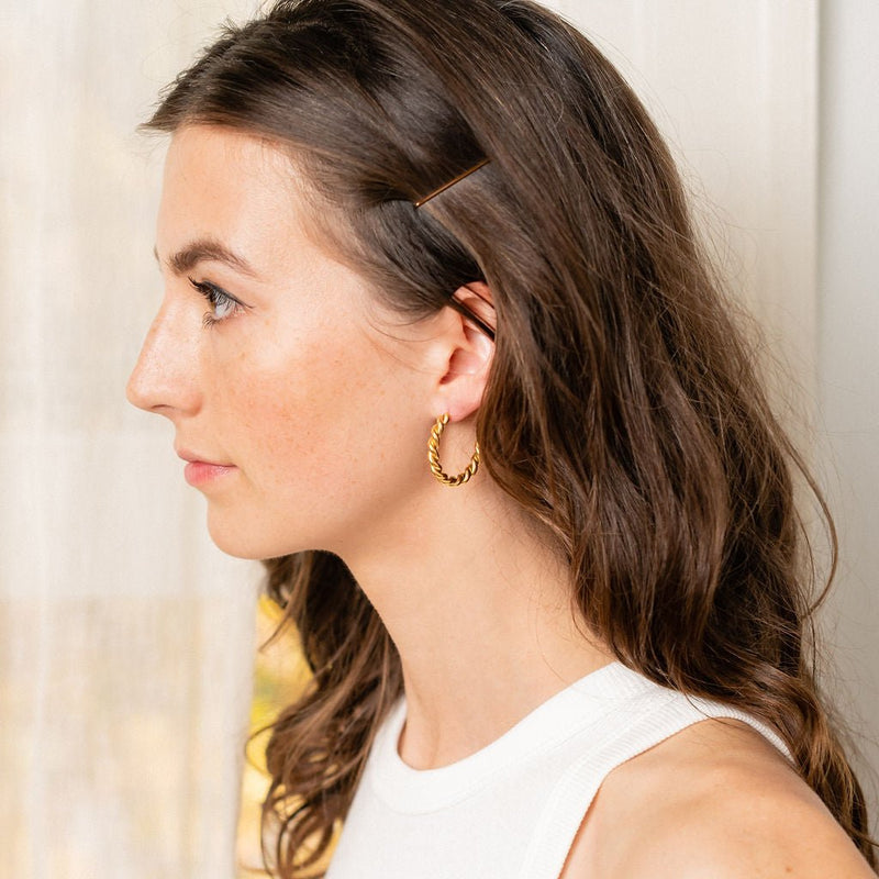 Sandra Twist Hoop Earrings - BYOUJEWELRY